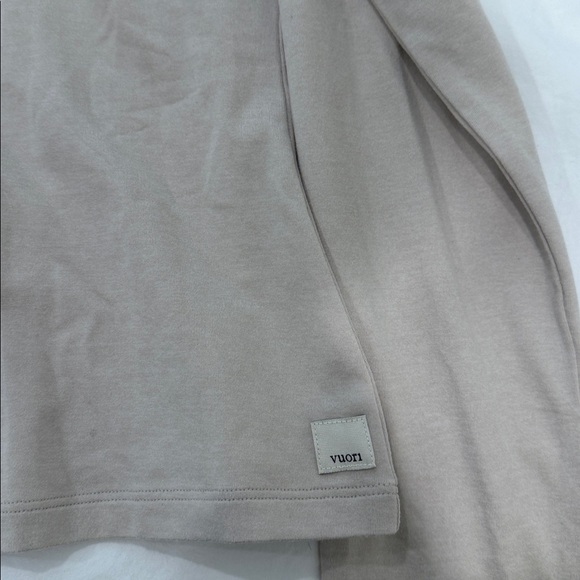 Vuori Light Tan Long Sleeve Top - Picture 2 of 4